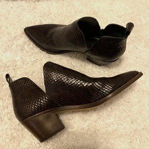 DOLCE VITA Sonni Snake Embossed Leather Ankle Booties in Espresso Oxblood